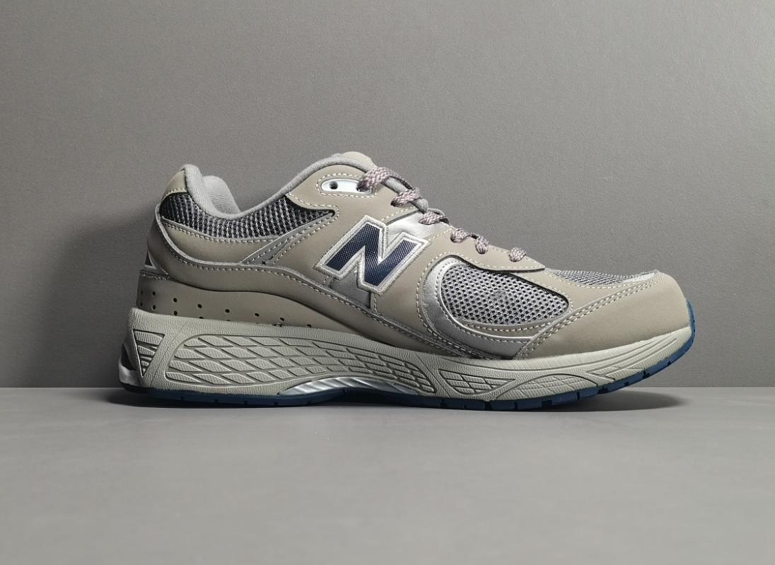 New Balance 2002R